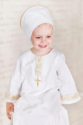 What should be a christening gown for a girl?