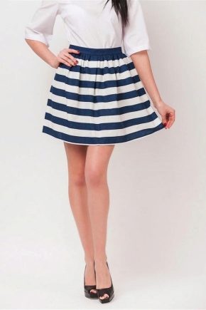What to wear with nautical style skirts?