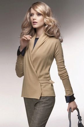 Beautiful knitted sweaters and blouses