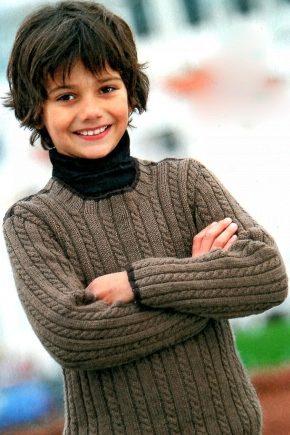 Fashionable sweater for a boy 