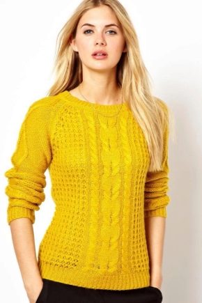 What to wear with a yellow sweater?