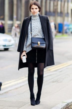 Sweater with collar