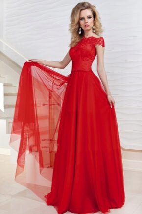 Evening dresses from Oksana Mukha