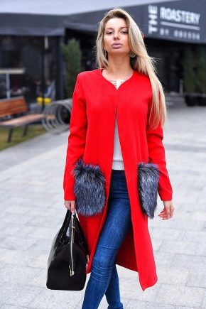 Coat with fur pockets 