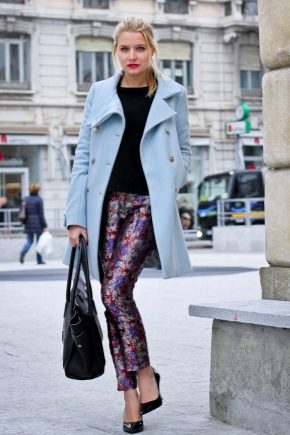 What to wear with a blue coat?