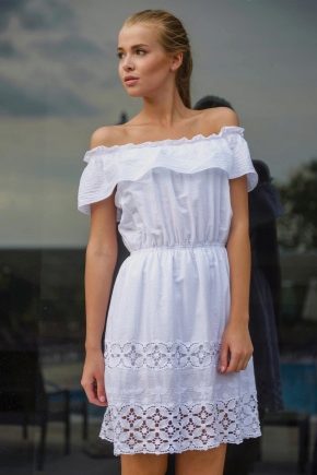 Off-shoulder sundress - the fashion trend of the season