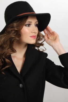 What to wear with a women's short coat?