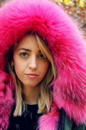 Women's parka with pink fur is the fashion trend of the season