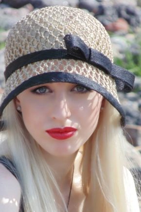 Cloche hat