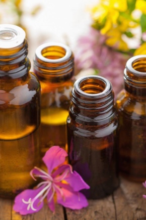 Essential oils for stretch marks