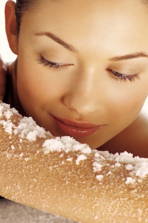 How to use a body scrub