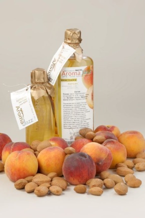 Peach eyelash oil