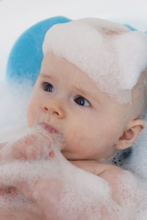 Baby foam for bathing