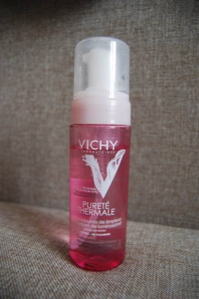 Foam for washing Vichy