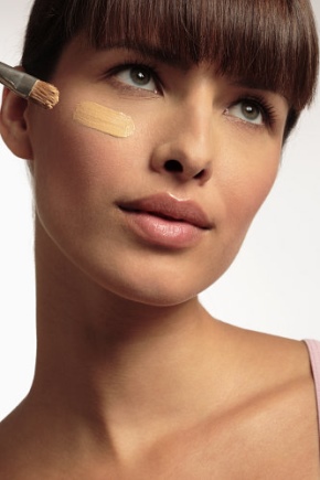 Foundations and bases for make-up