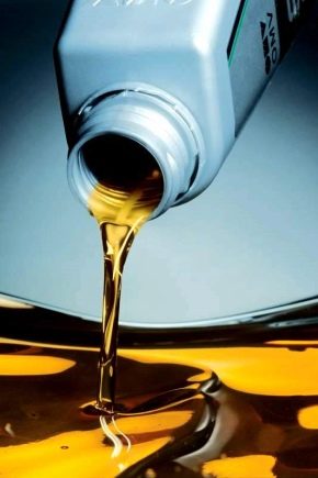 How to remove oil from clothes?