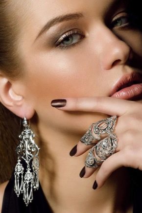 How to clean silver jewelry?