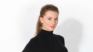 A black turtleneck is an indispensable thing for creating fashionable bows.