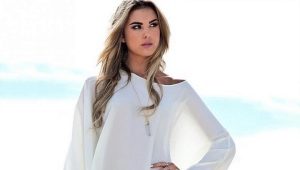 Tunic shirt - practicality and freedom