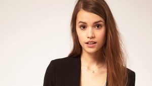 What to wear with a black jacket for women?