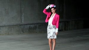 What to wear with a pink jacket?