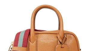 Aircraft carry-on bag features