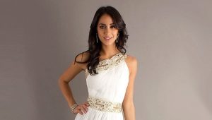 What to wear with a white long dress?