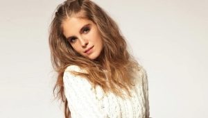 What to wear with a white sweater?