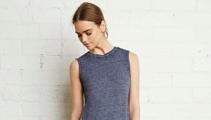 Tunic with side slits