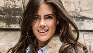  What bag to wear a fur coat with - choose together