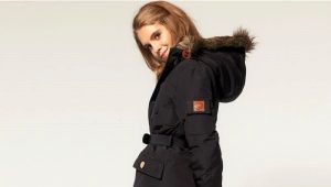 Parka with fur hood
