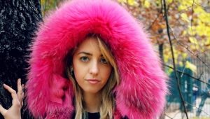 Women's parka with pink fur is the fashion trend of the season