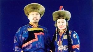 布里亚特民族服饰 