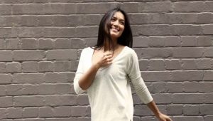 What to wear with white sneakers?