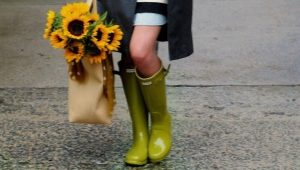 green boots