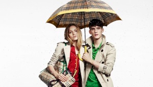 Burberry clutch 