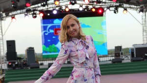 服装 Zarina