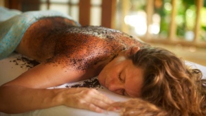 Cellulite coffee scrub