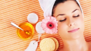 Honey facial scrubs