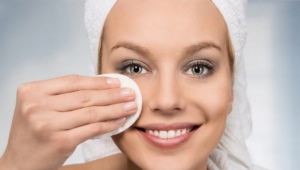 What is the difference between micellar water and tonic