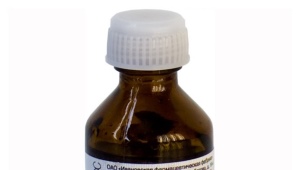How to remove eyelash extensions with castor oil