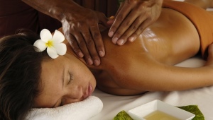 Coconut oil for massage