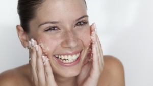 Facial scrub selection 