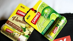 Carmex 润唇膏