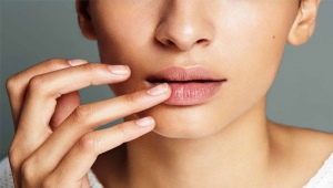 Balm for lip augmentation
