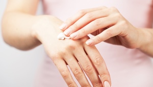 Cream-serum for hands Black pearl