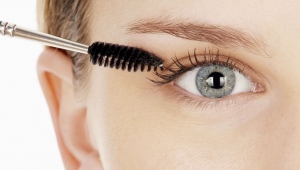Oil for eyelash growth
