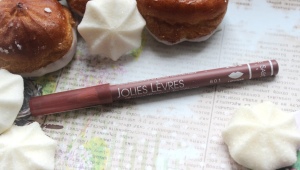 Vivienne Sabo Lip Pencil