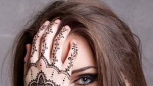 Light henna drawings
