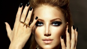 Makeup with black shadows